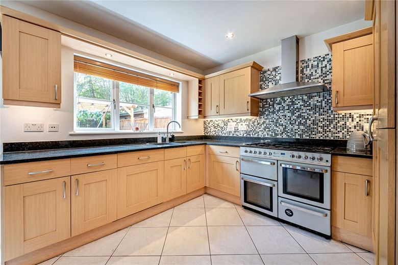 4 bedroom house, Hermitage Green, Hermitage RG18 - Available