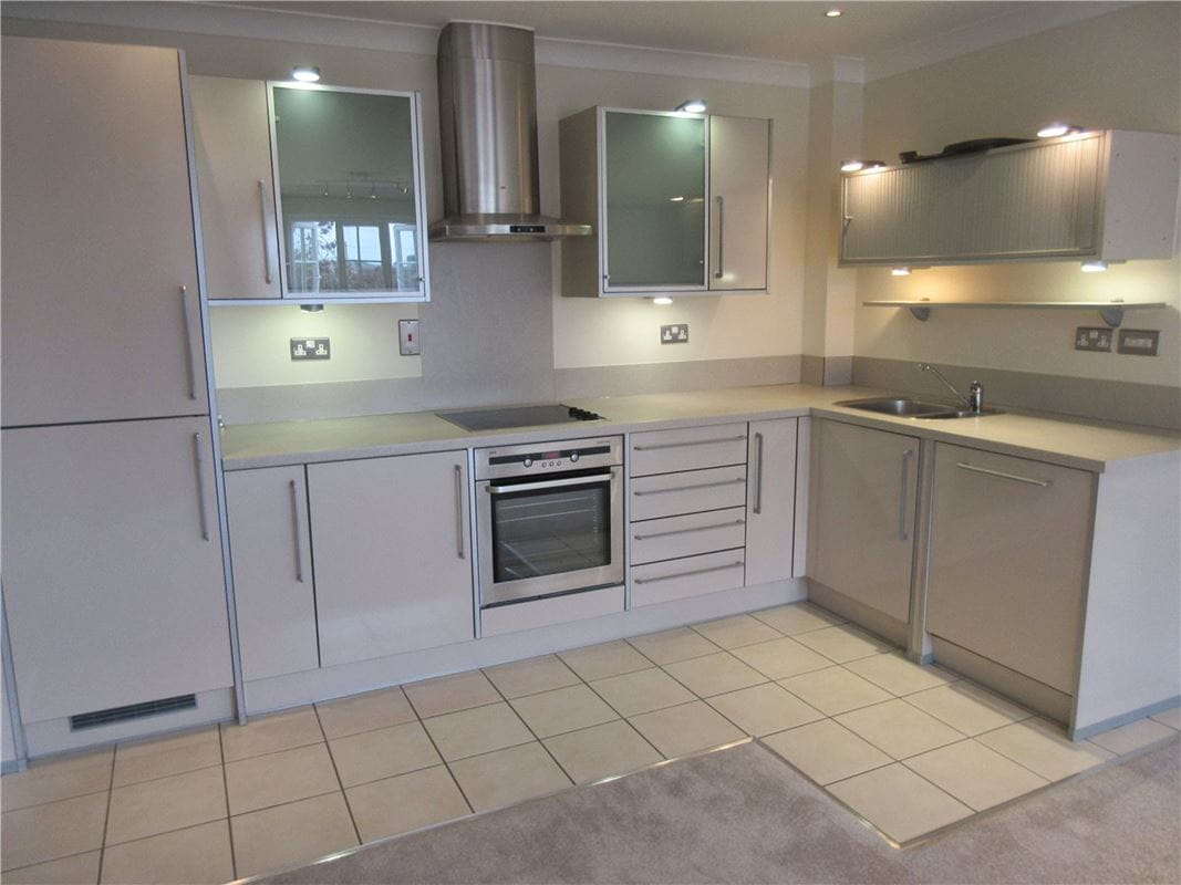 2 bedroom flat, Catherine Road, Newbury RG14