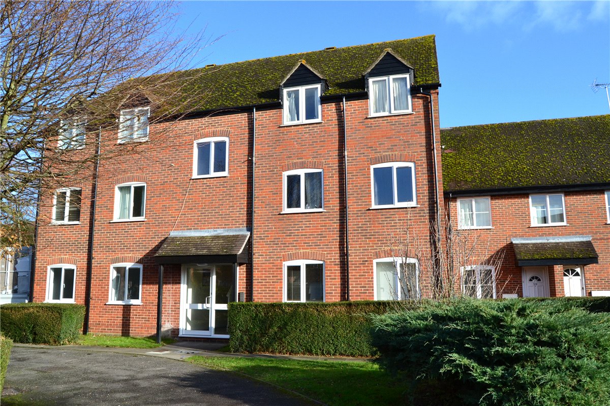 2 bedroom flat, Northcroft Park, Newbury RG14 - Let Agreed