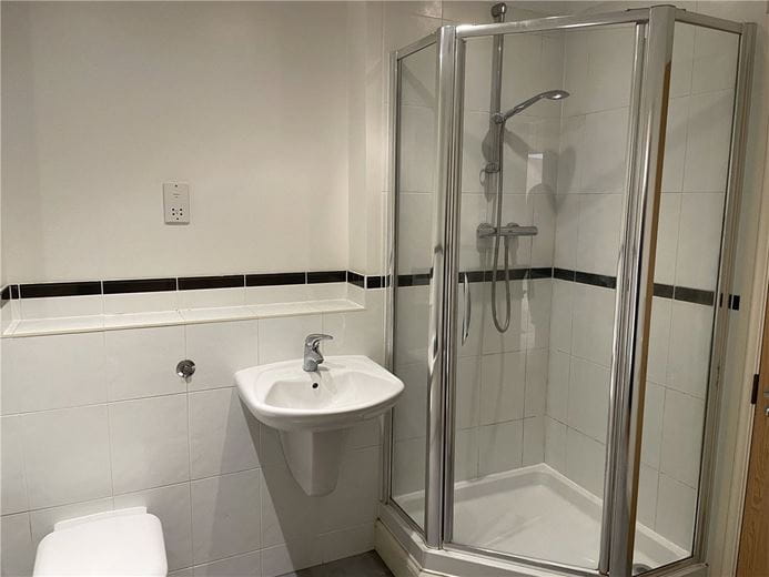 2 bedroom flat, Newtown Road, Newbury RG14 - Available