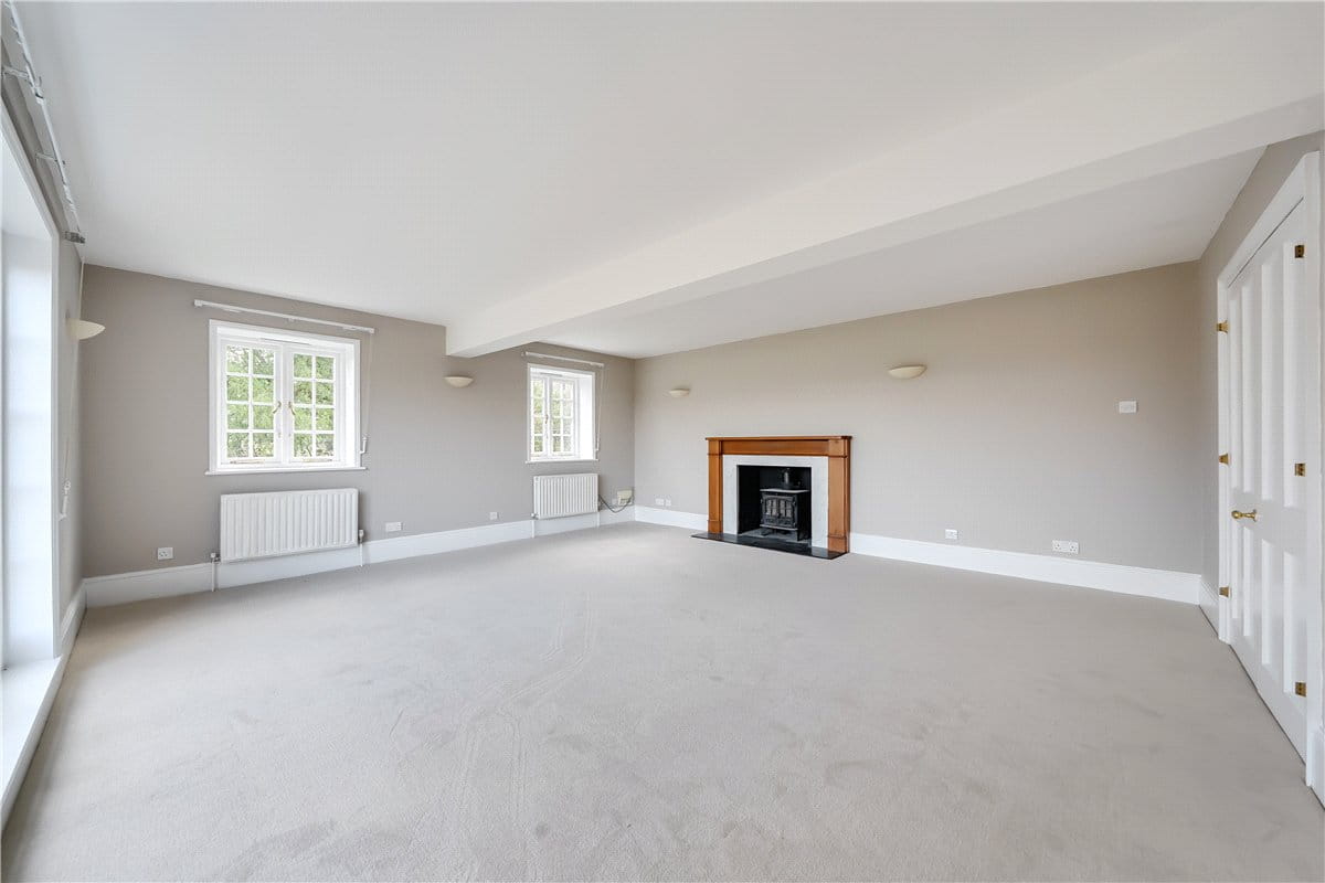 4 bedroom house, The Slade, Bucklebury RG7 - Available
