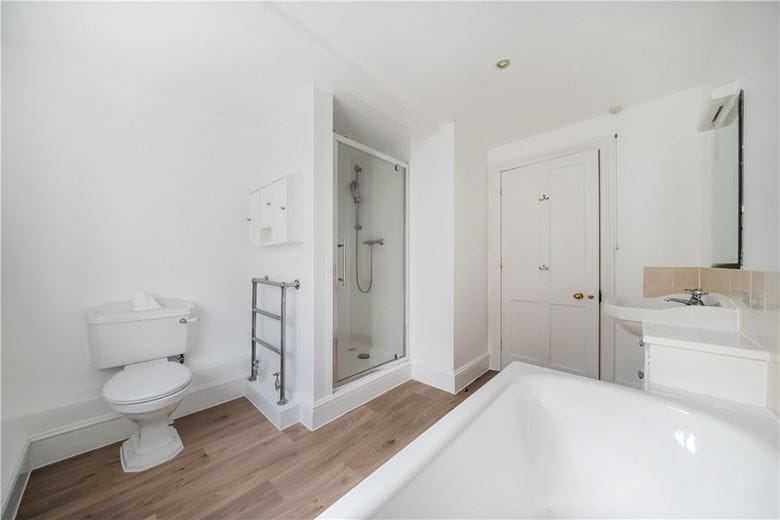 4 bedroom house, The Slade, Bucklebury RG7 - Available