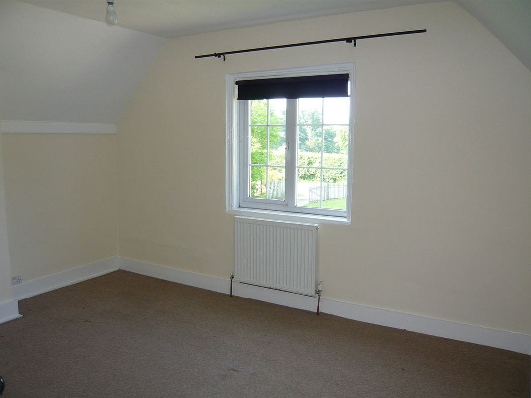 3 bedroom cottage, Marlston Hermitage, Thatcham RG18 - Available