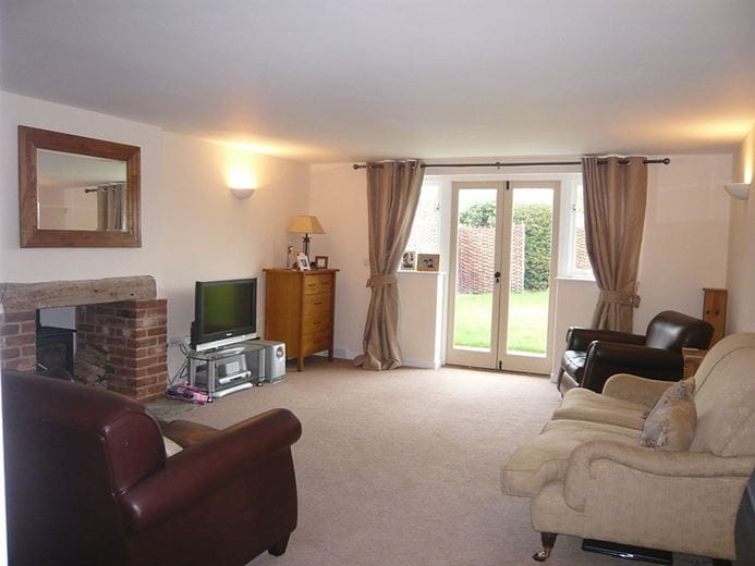 4 bedroom house, Manor Farm, Main Street RG20 - Available