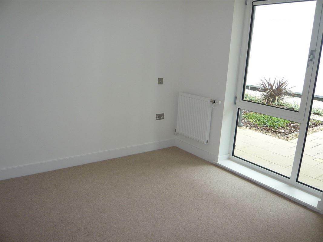 1 bedroom flat, Park Way, Newbury RG14 - Let Agreed