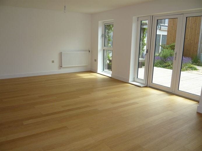 2 bedroom flat, Park Way, Newbury RG14 - Let Agreed