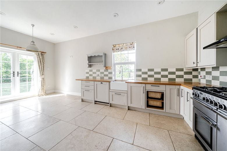 5 bedroom house, Inholmes Common, Woodlands St. Mary RG17 - Available