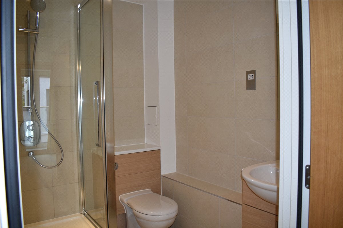 2 bedroom flat, Park Way, Newbury RG14 - Under Offer