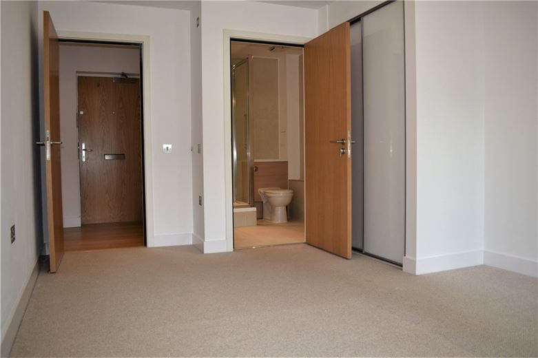 2 bedroom flat, Park Way, Newbury RG14 - Under Offer