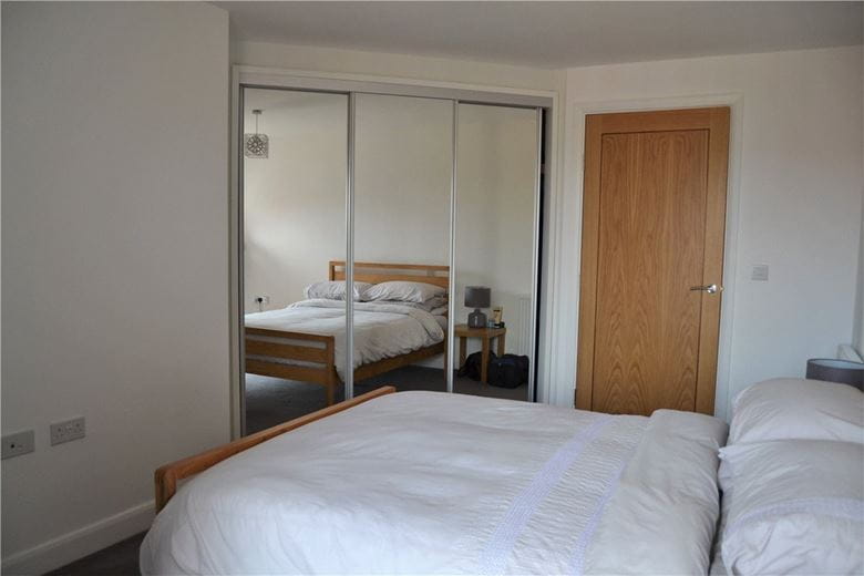 1 bedroom flat, Racecourse Road, Newbury RG14 - Let Agreed