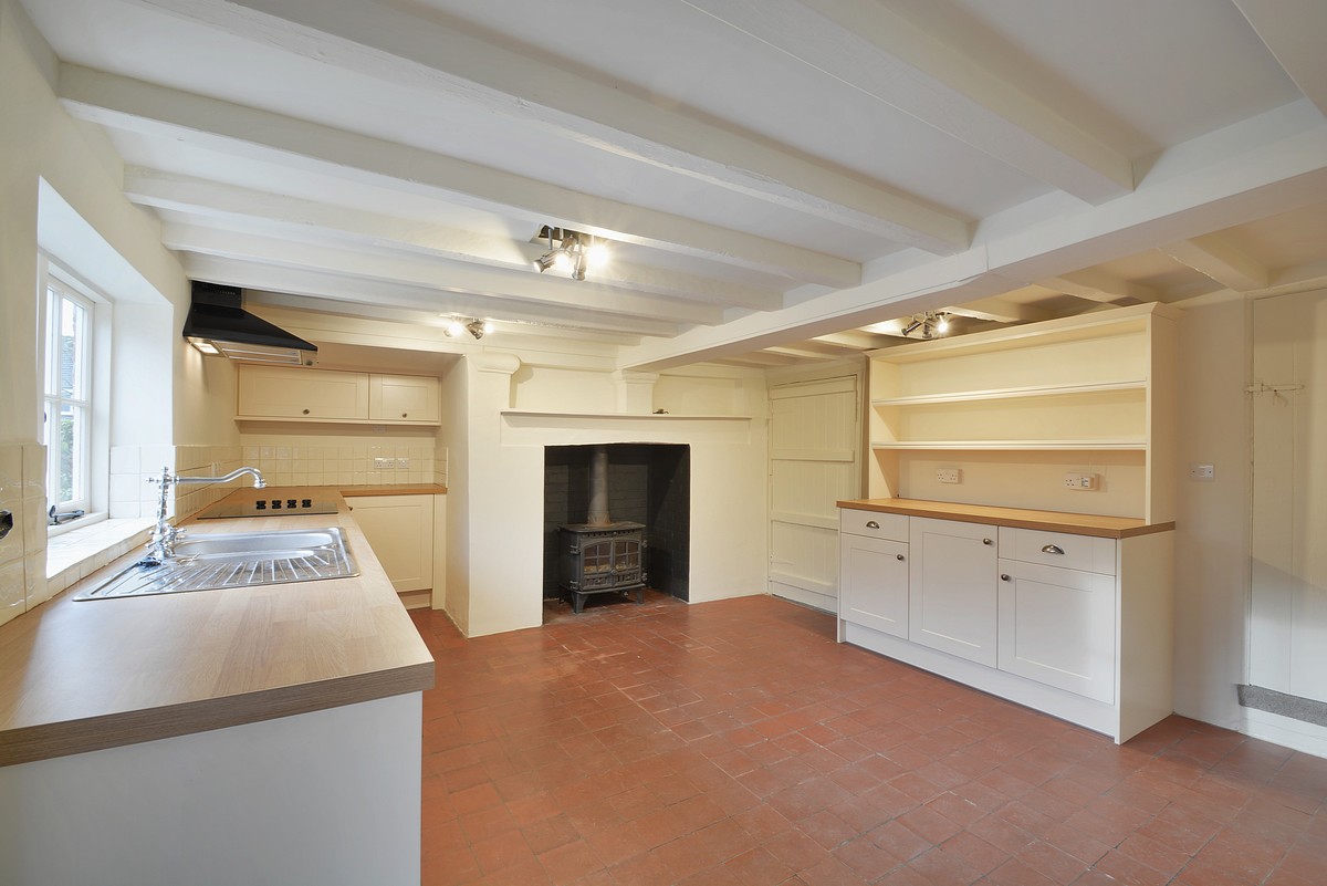 3 bedroom house, Stoke, Andover SP11 - Let Agreed