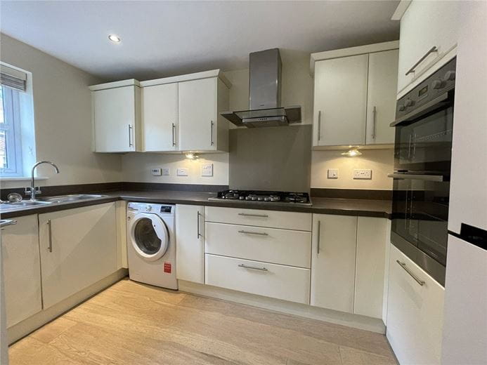 3 bedroom house, Newbury, Berkshire RG14 - Available