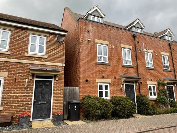 3 bedroom house, Newbury, Berkshire RG14 - Available