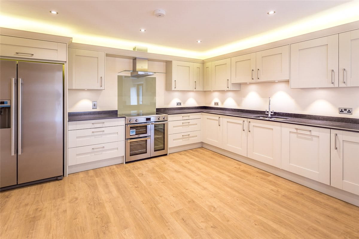 4 bedroom , Winterbourne, Newbury RG20 - Available