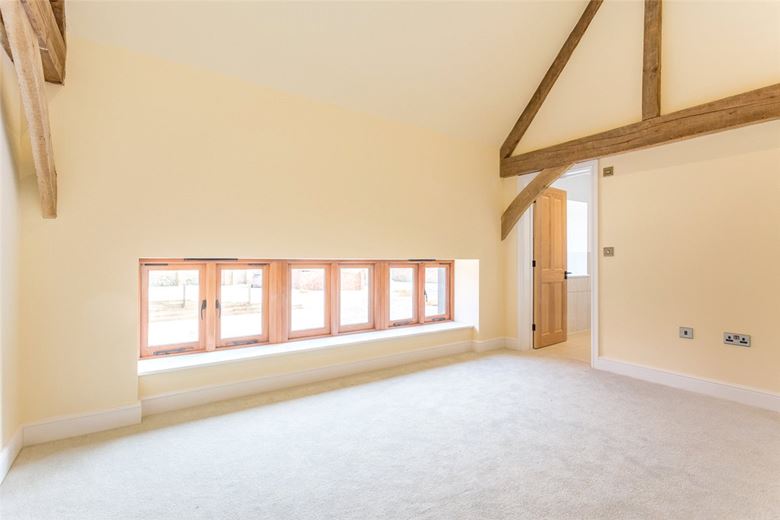 4 bedroom , Winterbourne, Newbury RG20 - Available