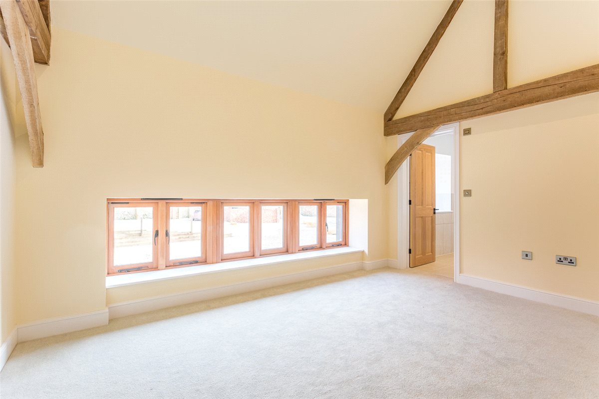 4 bedroom , Winterbourne, Newbury RG20 - Available