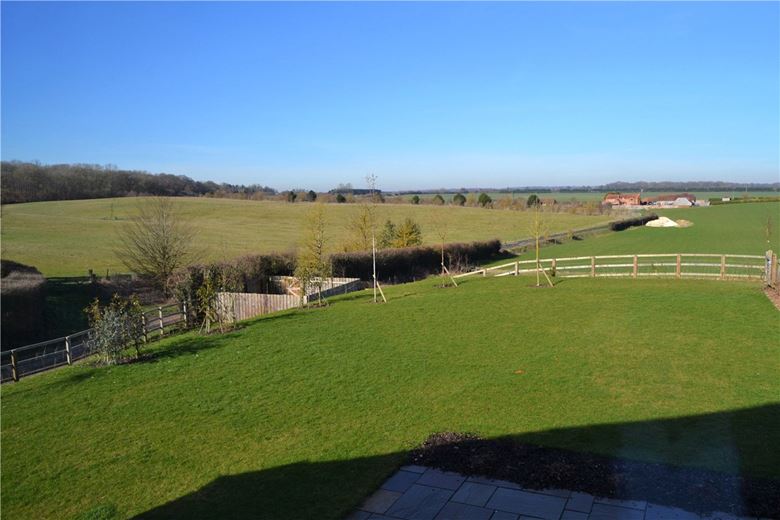 4 bedroom , Winterbourne, Newbury RG20 - Available