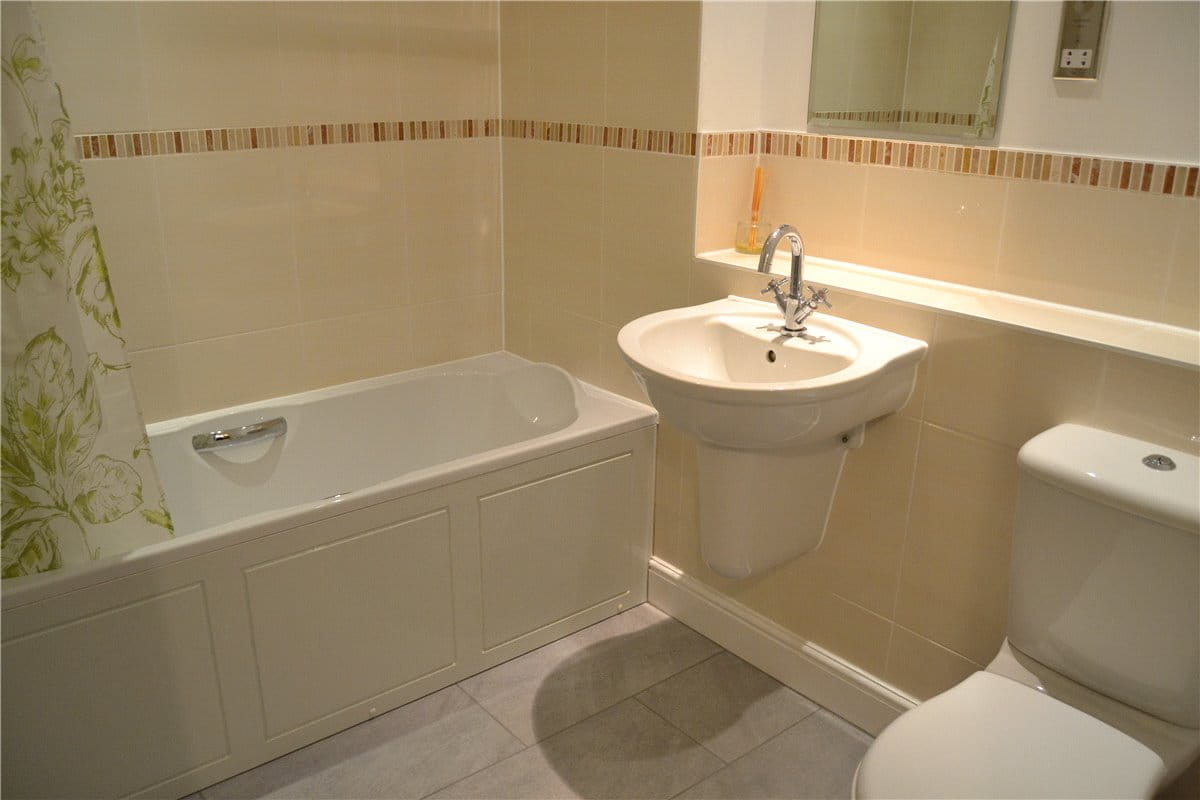 2 bedroom flat, Hermitage, Thatcham RG18 - Available