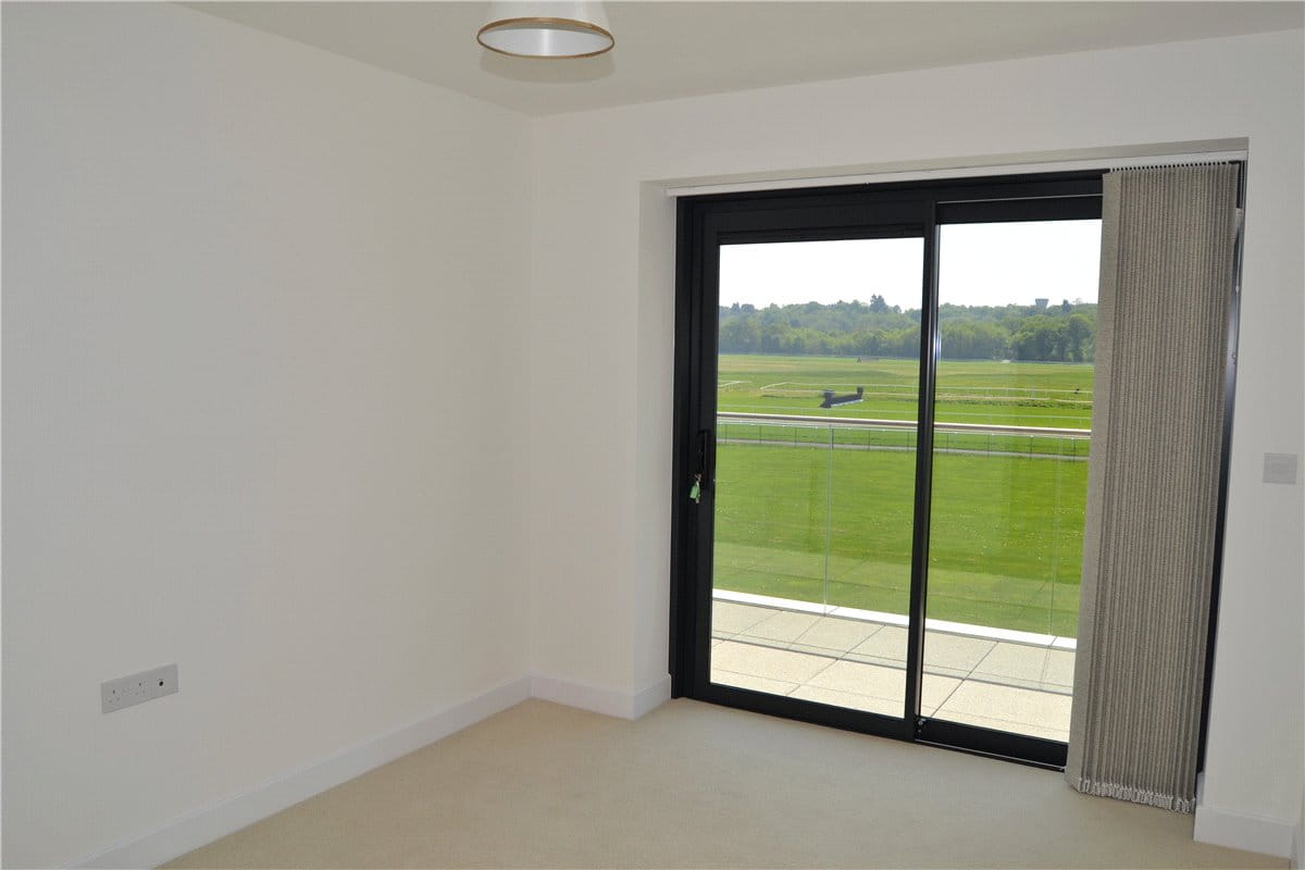2 bedroom flat, Kingman Way, Newbury RG14