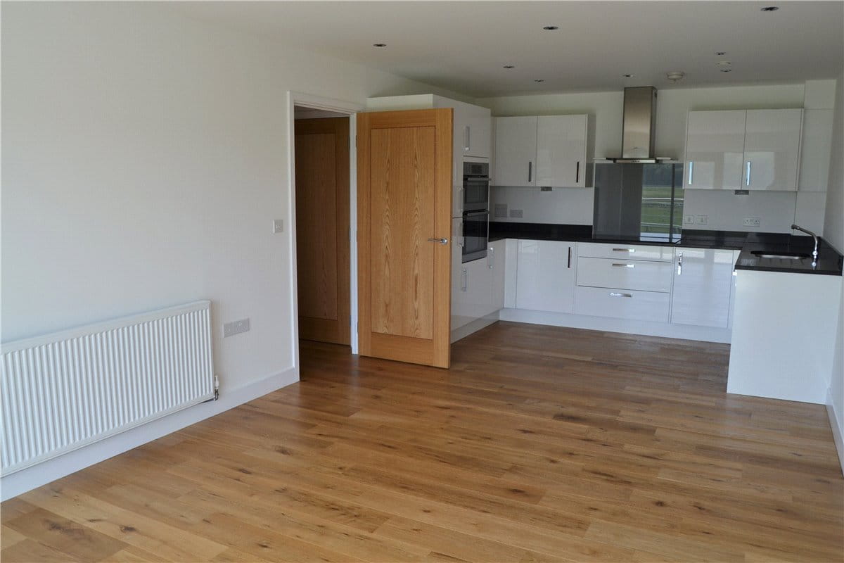 2 bedroom flat, Kingman Way, Newbury RG14
