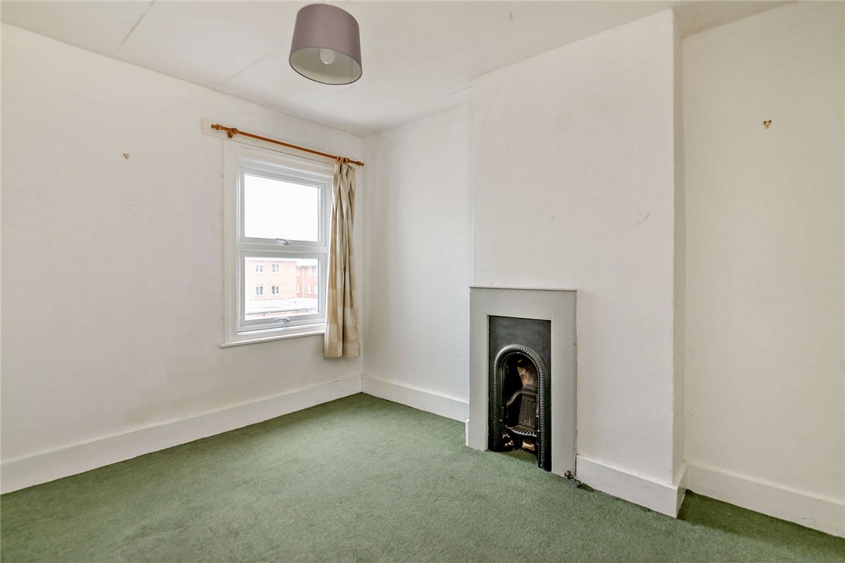 2 bedroom house, Newbury, Berkshire RG14 - Under Offer