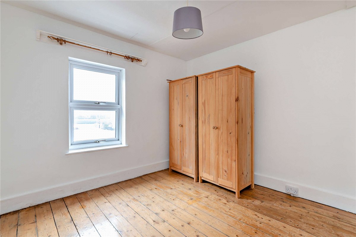 2 bedroom house, Newbury, Berkshire RG14 - Under Offer