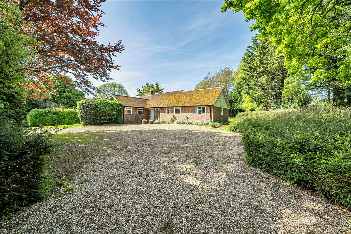4 bedroom bungalow, Upper Green, Inkpen RG17