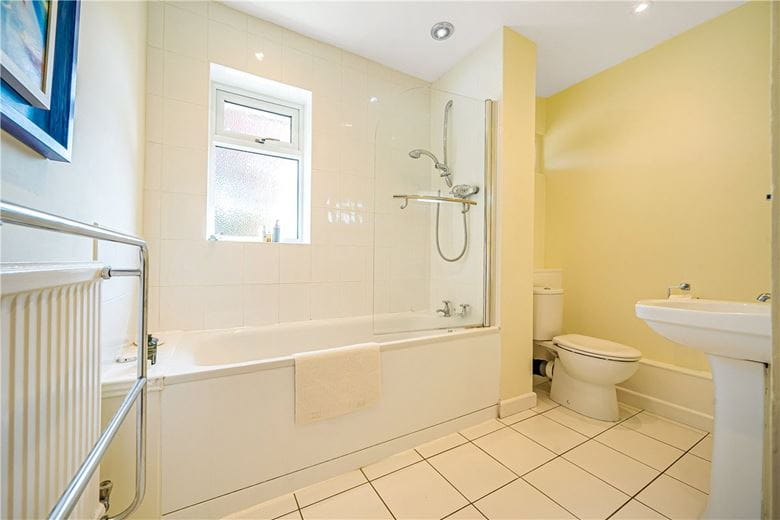 4 bedroom bungalow, Upper Green, Inkpen RG17