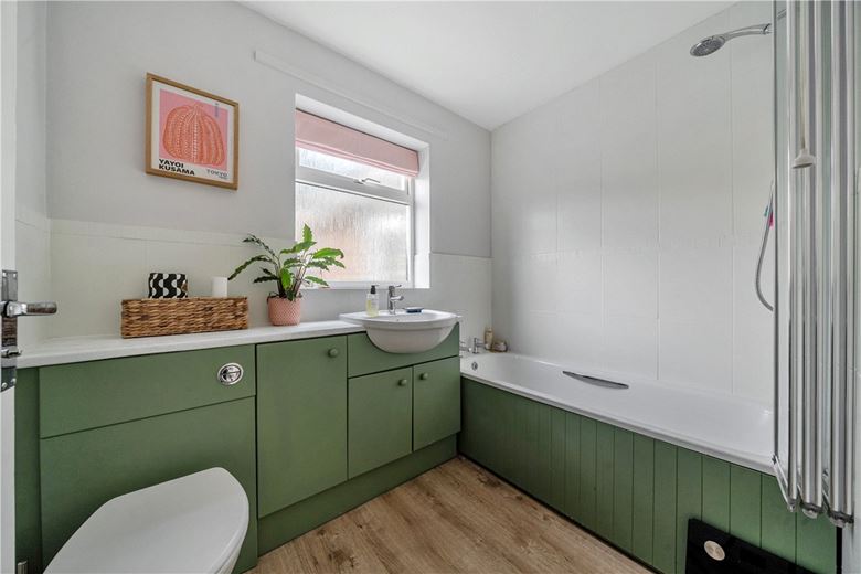 3 bedroom bungalow, Combe, Hungerford RG17 - Available