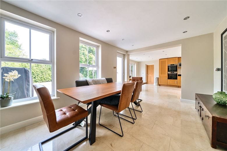 5 bedroom house, Tydehams, Newbury RG14 - Available