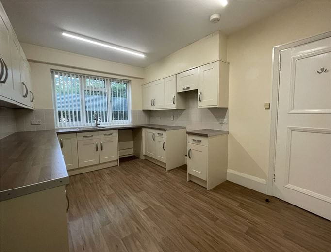 5 bedroom house, Love Lane, Donnington RG14 - Available