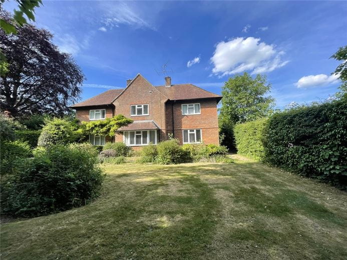 5 bedroom house, Love Lane, Donnington RG14 - Available