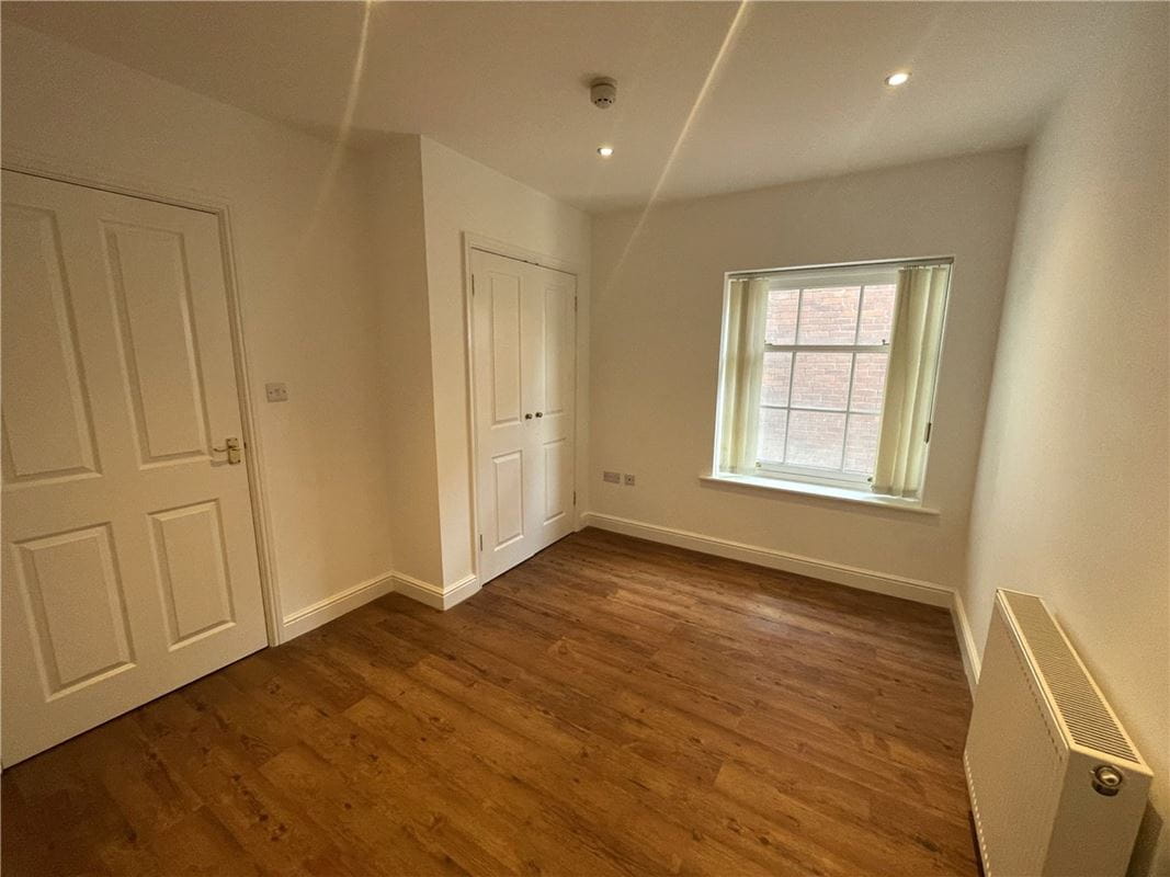 1 bedroom flat, London Road, Newbury RG14 - Available