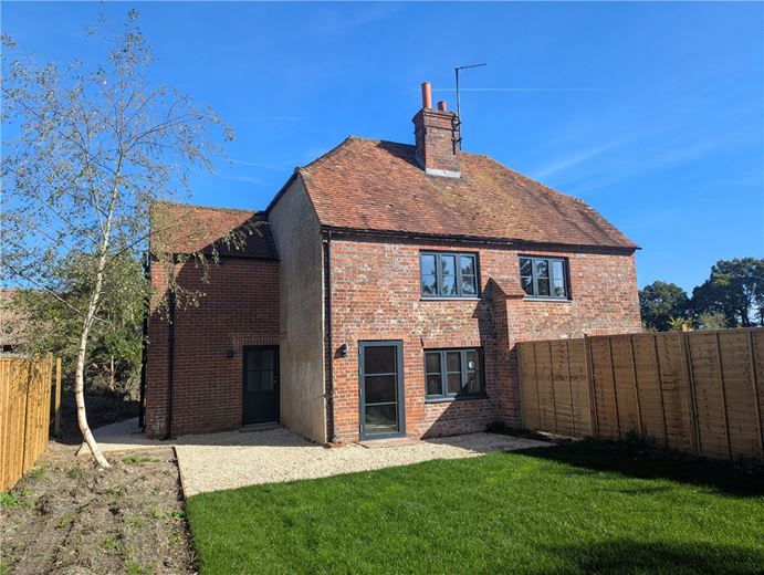 3 bedroom house, Enborne Street, Enborne RG14 - Let Agreed