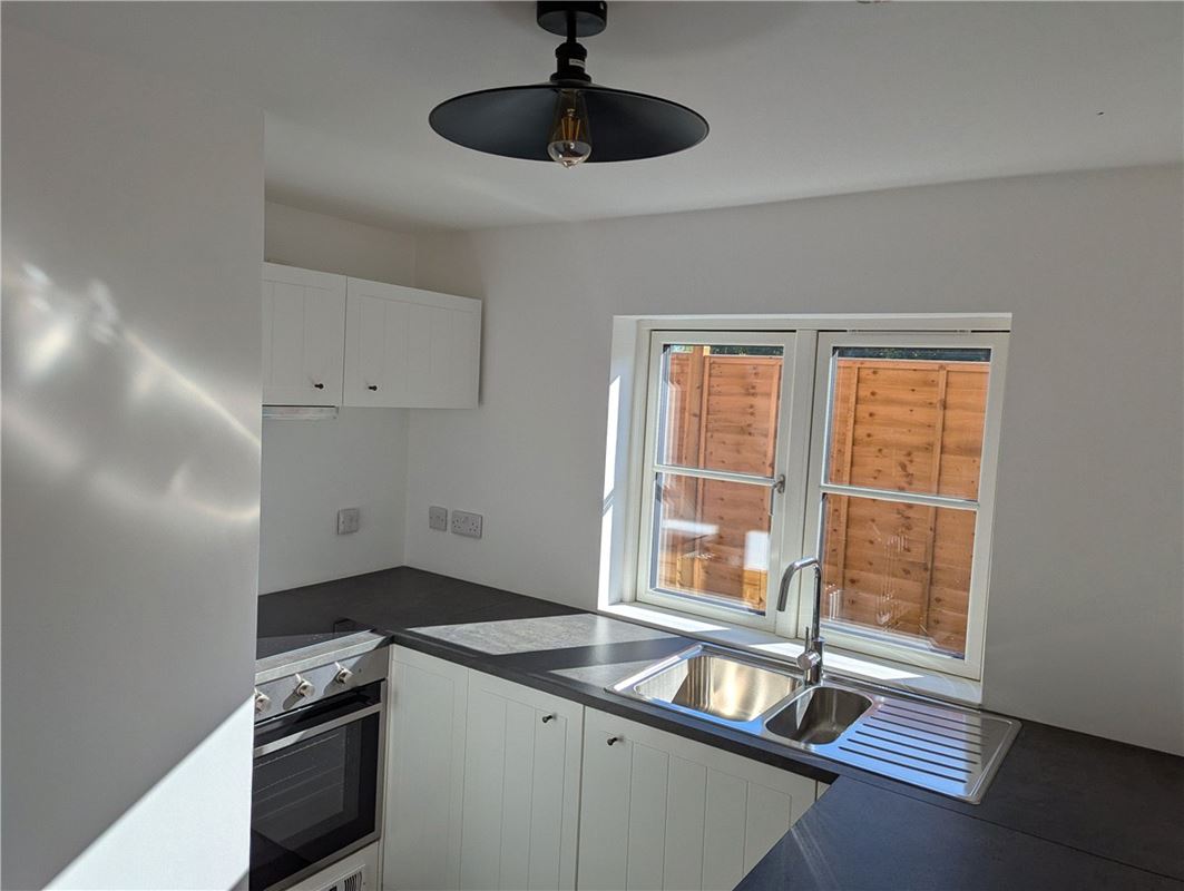 3 bedroom house, Enborne Street, Enborne RG14 - Let Agreed