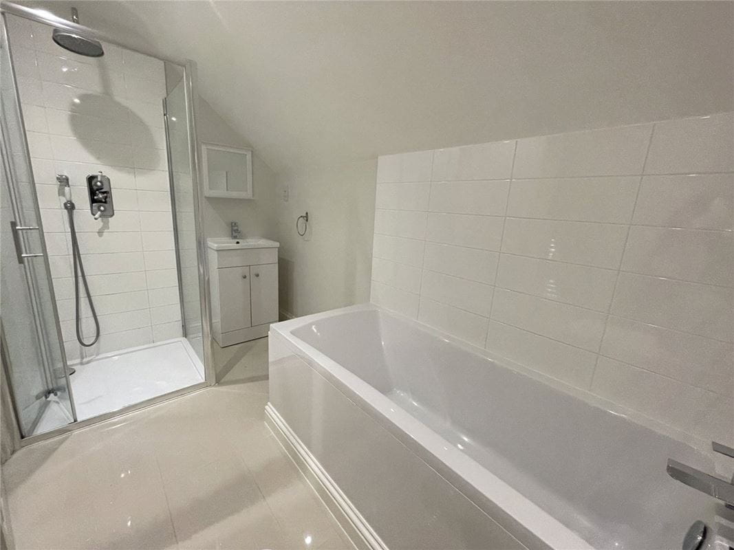 2 bedroom flat, Hungerford, Berkshire RG17 - Available