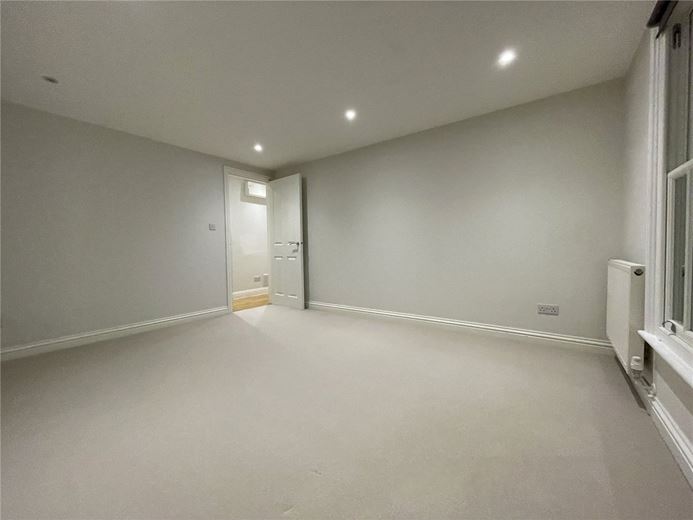 2 bedroom flat, Hungerford, Berkshire RG17 - Available