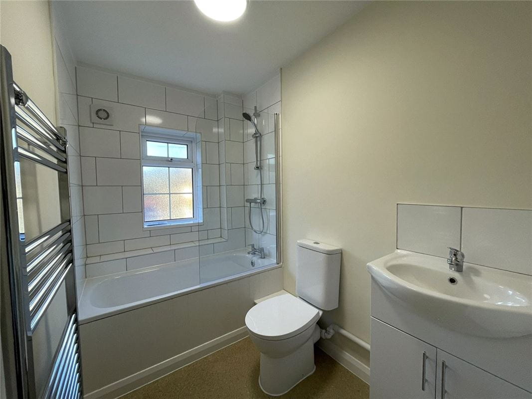 2 bedroom house, Castle Lane, Donnington RG14 - Under Offer