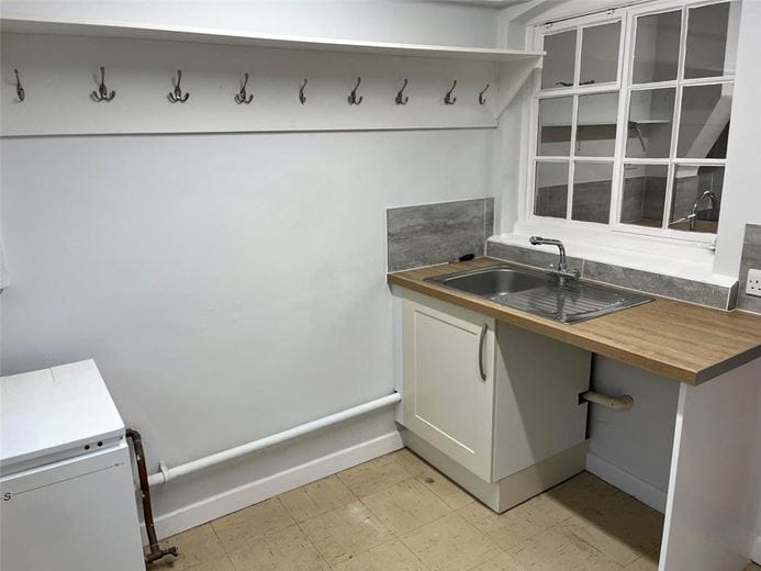 4 bedroom house, Sydmonton, Burghclere RG20 - Let Agreed