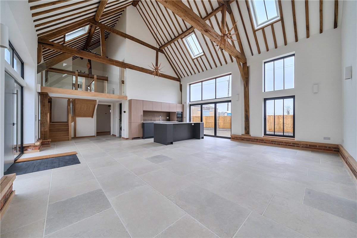 3 bedroom house, Enborne Street, Enborne RG20 - Available