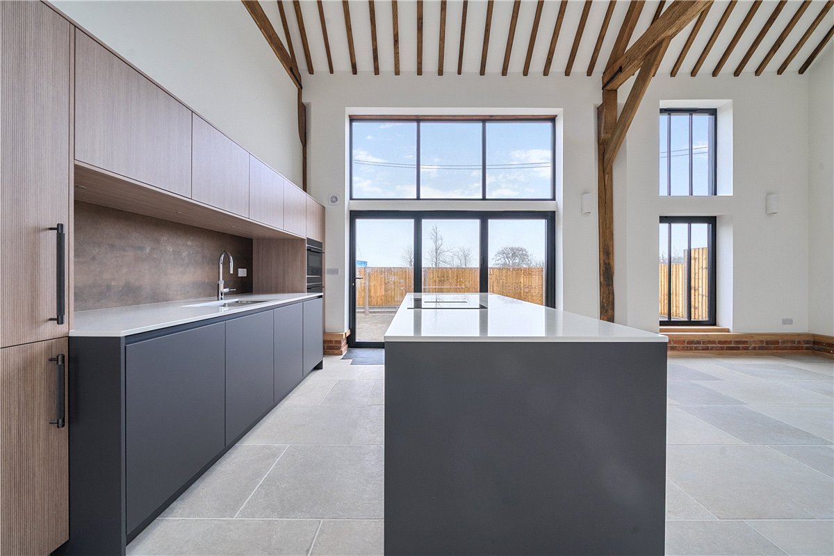 3 bedroom house, Enborne Street, Enborne RG20 - Available