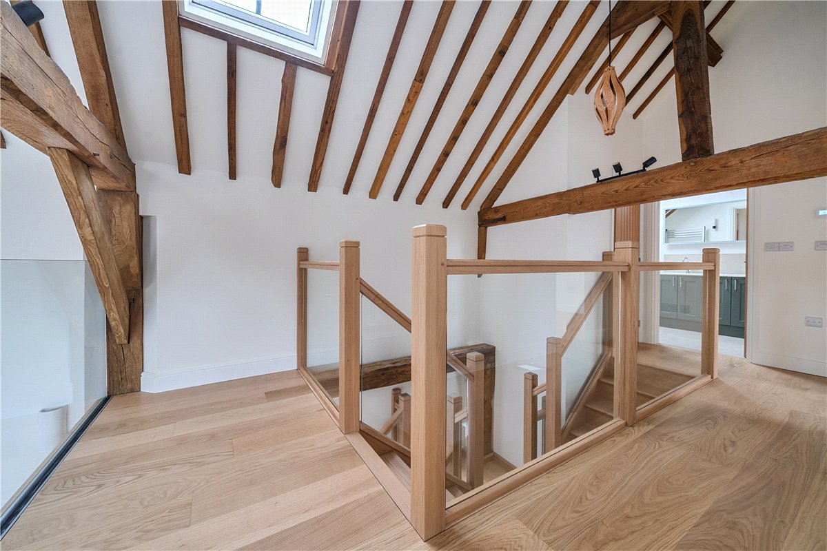 3 bedroom house, Enborne Street, Enborne RG20 - Available