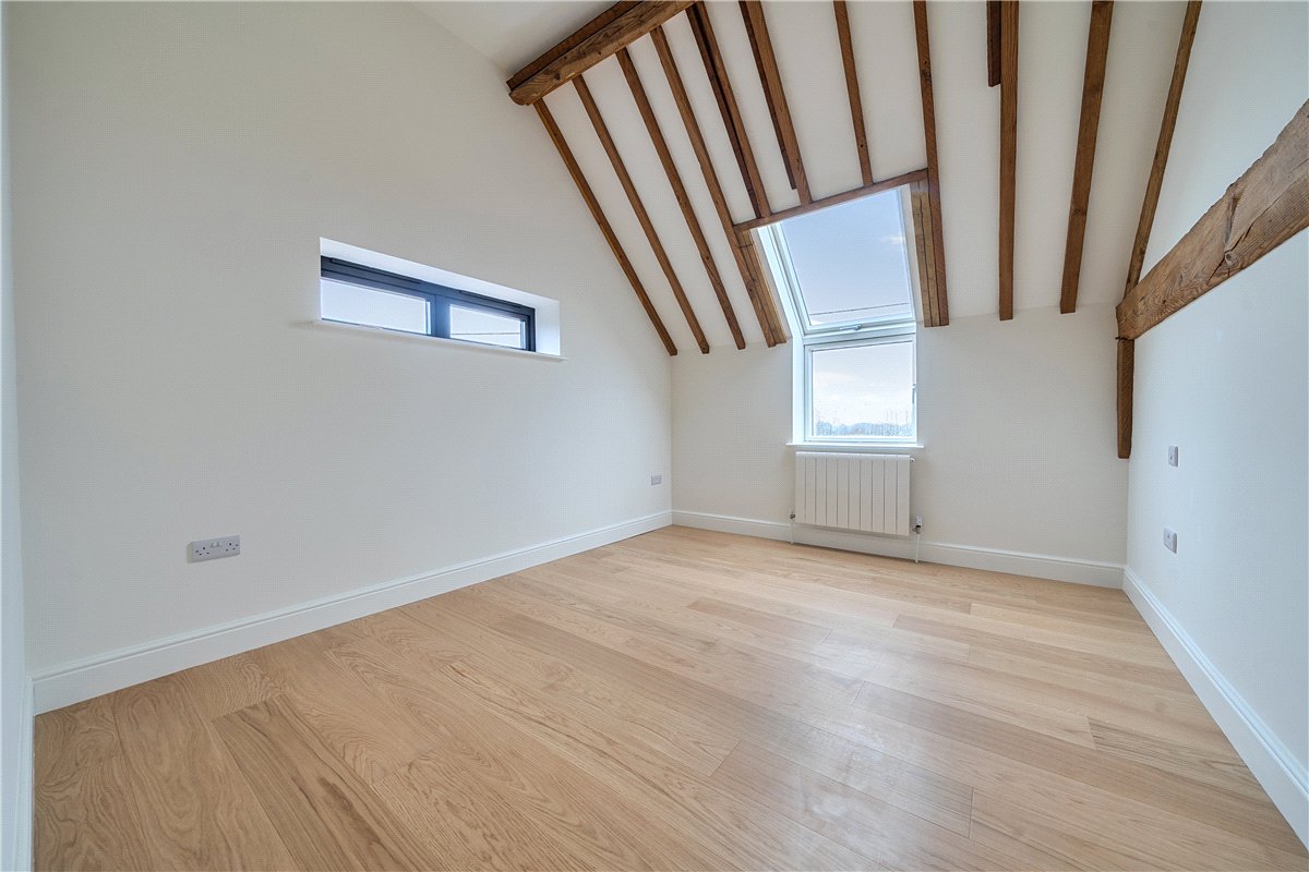 3 bedroom house, Enborne Street, Enborne RG20 - Available