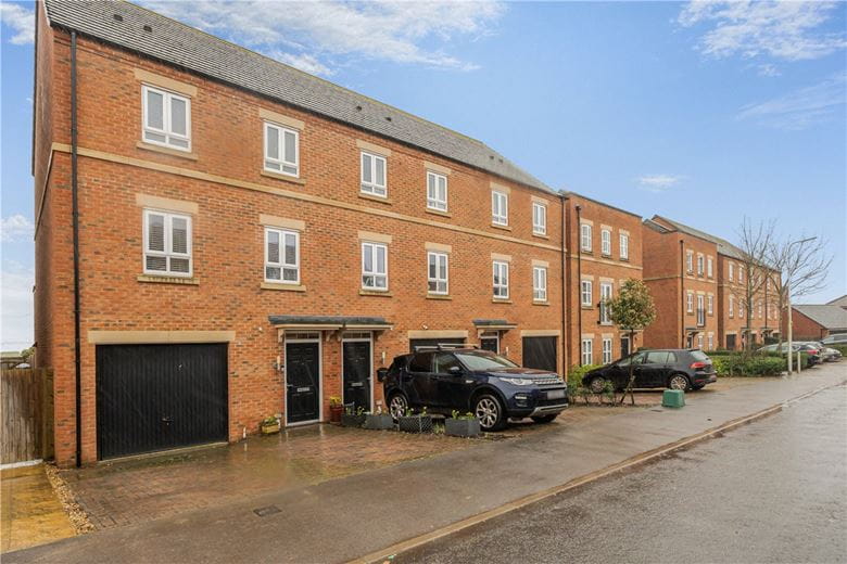 3 bedroom house, Newbury, Berkshire RG14 - Available