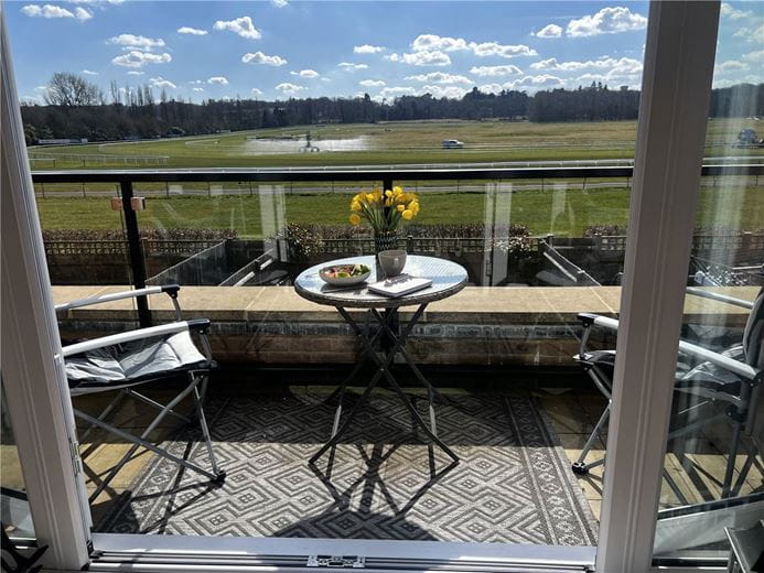 3 bedroom house, Newbury, Berkshire RG14 - Available