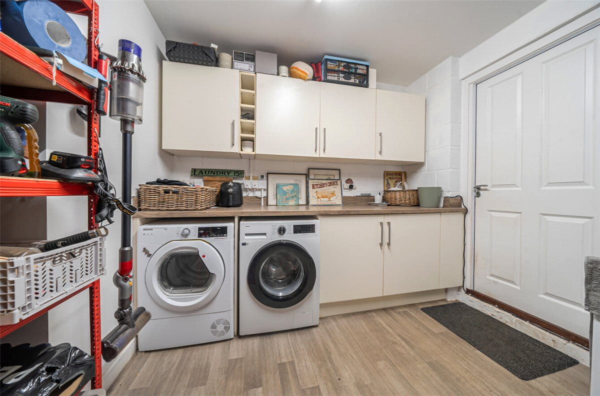 3 bedroom house, Newbury, Berkshire RG14 - Available