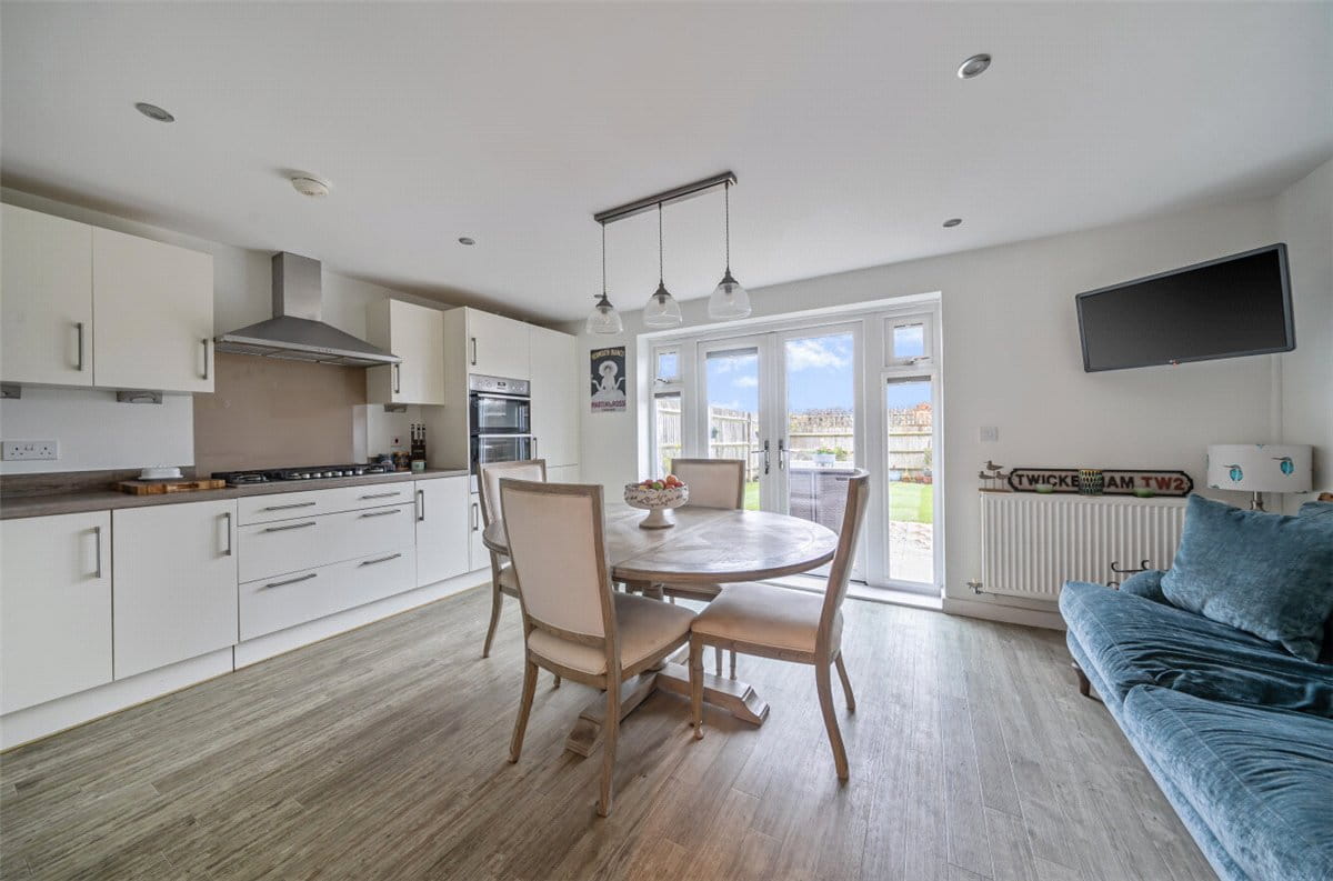 3 bedroom house, Newbury, Berkshire RG14 - Available