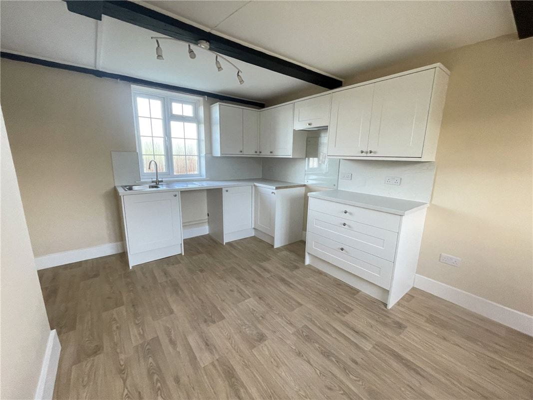 2 bedroom house, Lower Woodcott, Whitchurch RG28 - Available