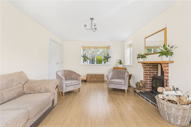 4 bedroom house, Five Acres, Murcott OX5 - Available