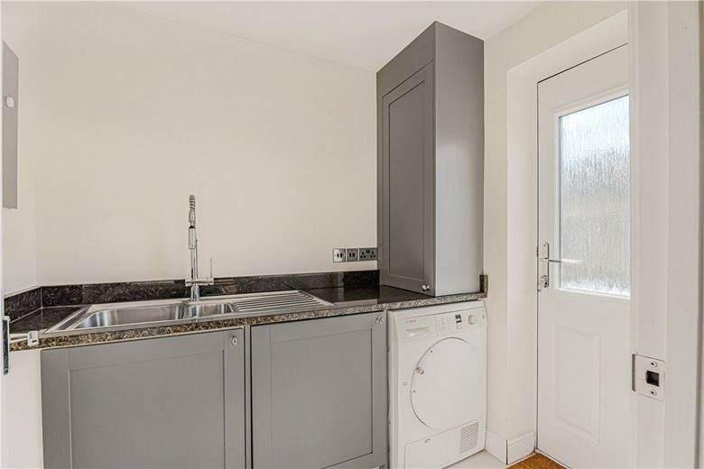 4 bedroom house, Willows Edge, Eynsham OX29 - Available